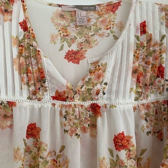 Forever 21 flowy floral top - Picture 4 of 5